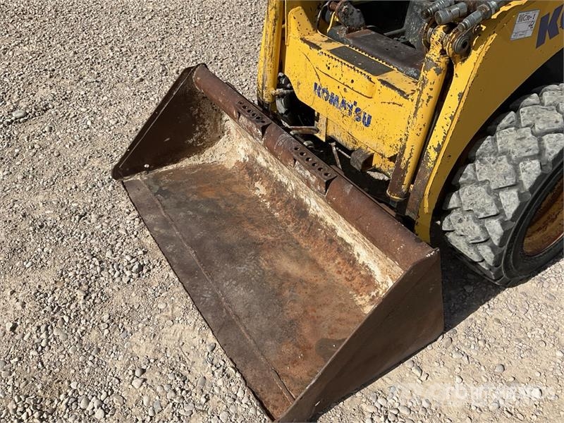 Komatsu SK815-5 لوادر انزلاقية التوجيه