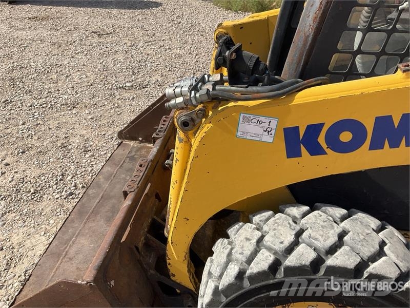Komatsu SK815-5 لوادر انزلاقية التوجيه
