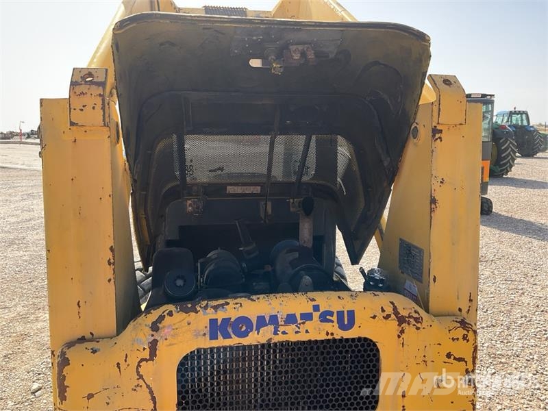 Komatsu SK815-5 لوادر انزلاقية التوجيه