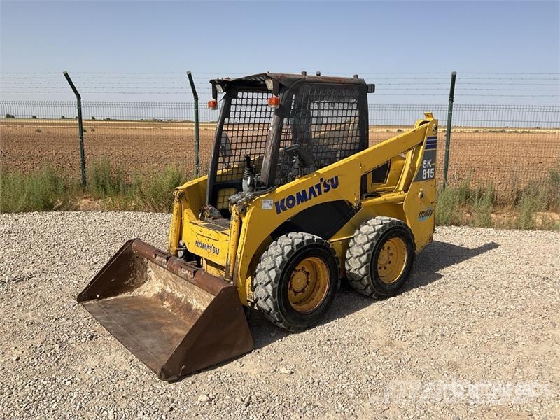 Komatsu SK815-5 لوادر انزلاقية التوجيه