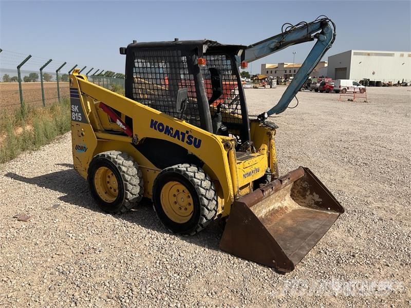 Komatsu SK815-5 لوادر انزلاقية التوجيه