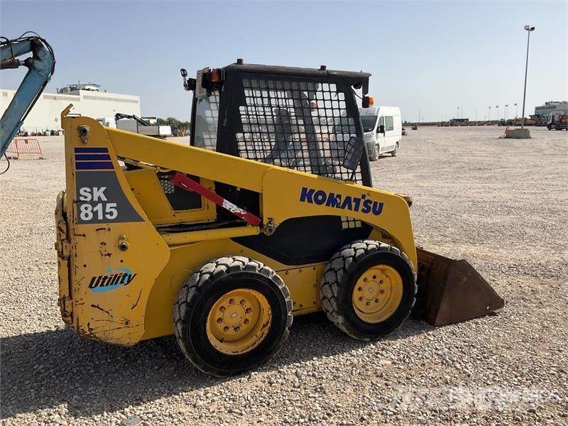Komatsu SK815-5 لوادر انزلاقية التوجيه
