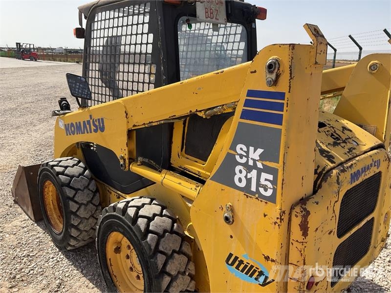 Komatsu SK815-5 لوادر انزلاقية التوجيه