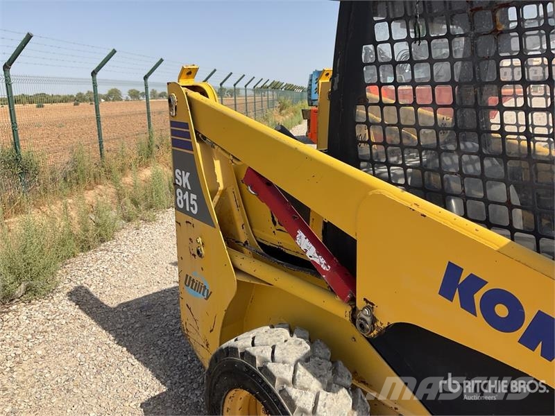 Komatsu SK815-5 لوادر انزلاقية التوجيه