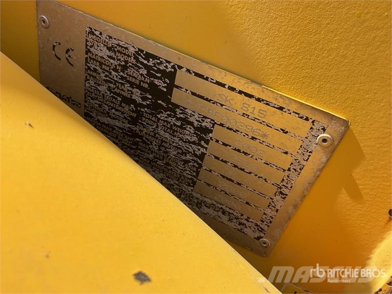 Komatsu SK815-5 لوادر انزلاقية التوجيه