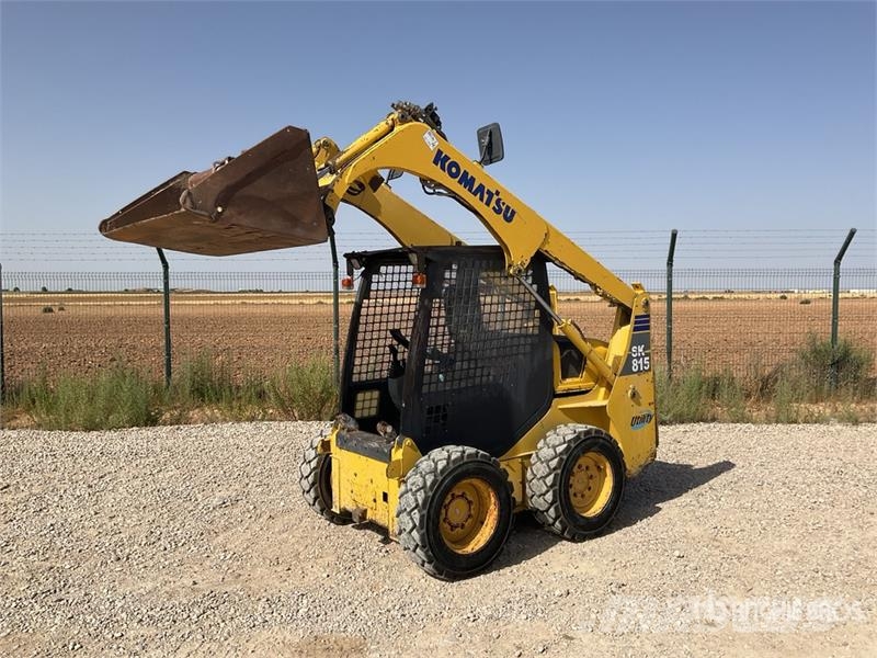 Komatsu SK815-5 لوادر انزلاقية التوجيه