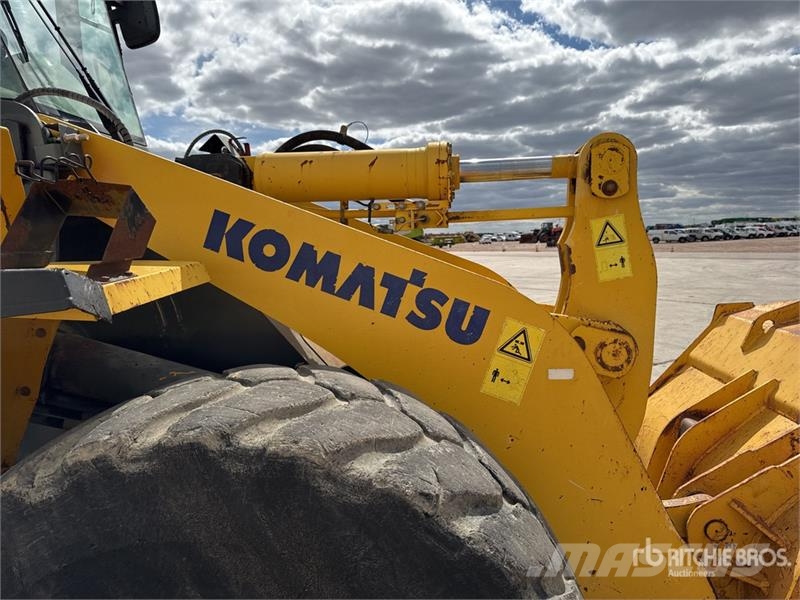 Komatsu WA320-5 لوادر بعجل
