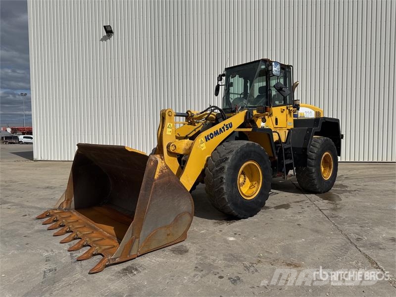 Komatsu WA320-5 لوادر بعجل