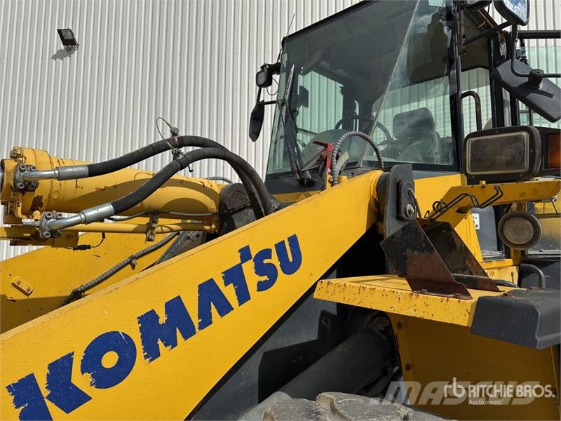 Komatsu WA320-5 لوادر بعجل