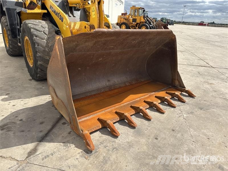 Komatsu WA320-5 لوادر بعجل