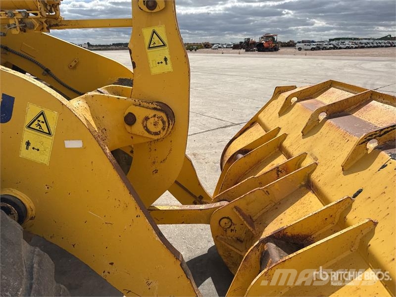 Komatsu WA320-5 لوادر بعجل