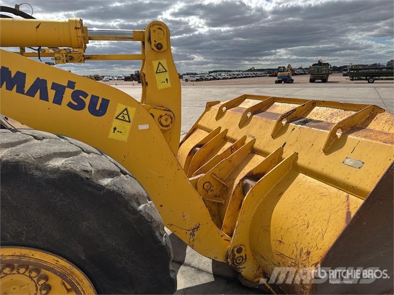 Komatsu WA320-5 لوادر بعجل