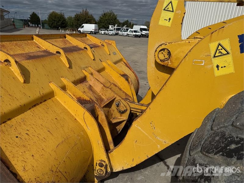 Komatsu WA320-5 لوادر بعجل