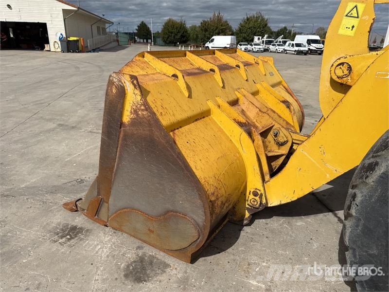 Komatsu WA320-5 لوادر بعجل