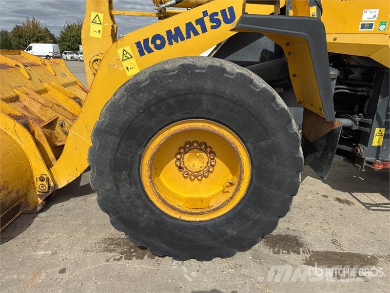 Komatsu WA320-5 لوادر بعجل