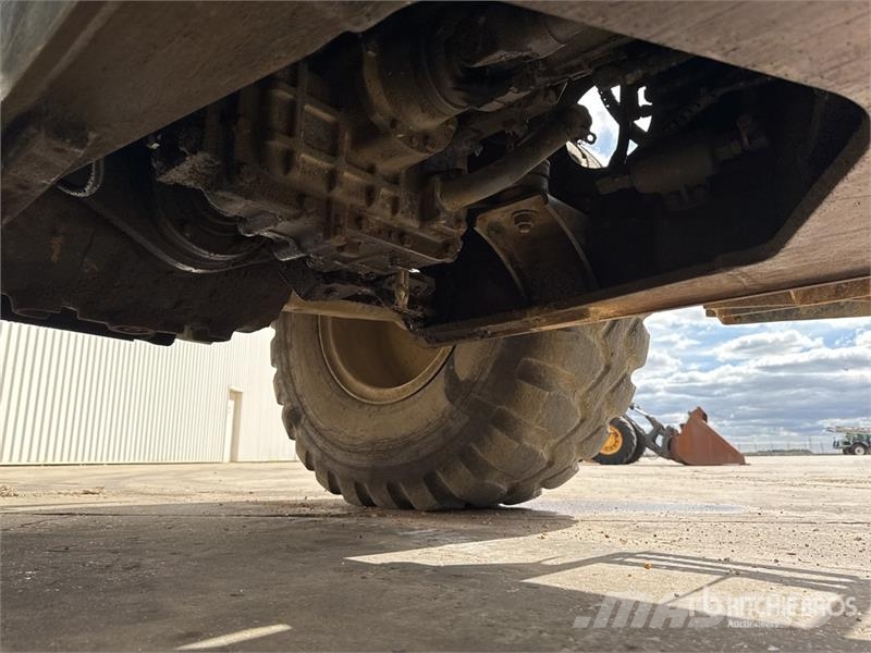 Komatsu WA320-5 لوادر بعجل