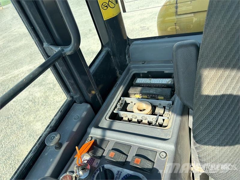 Komatsu WA320-5 Wheel Loader Kolesni nakladalci