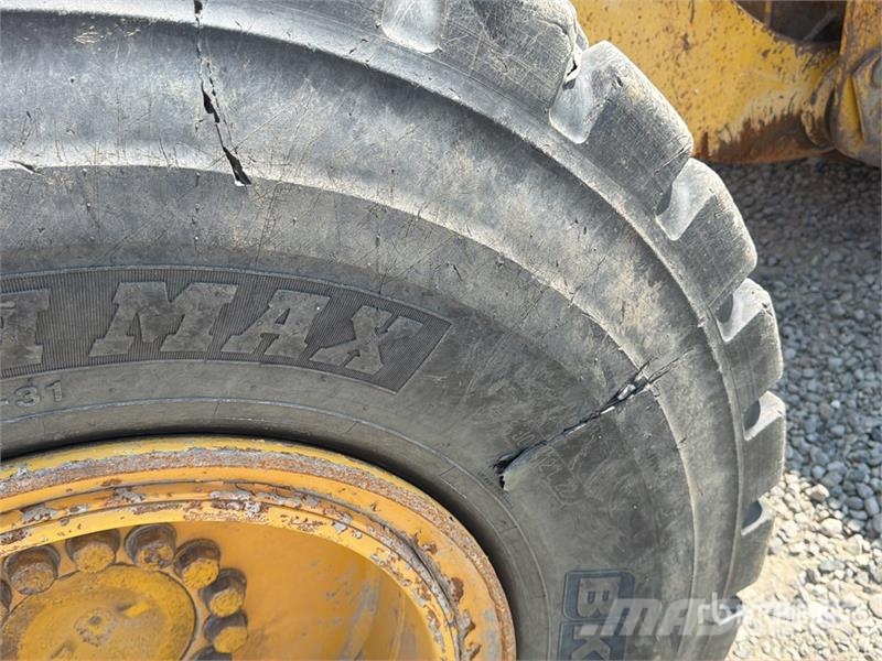 Komatsu WA320-5 Wheel Loader Kolesni nakladalci