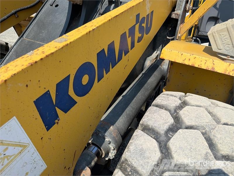 Komatsu WA320-5 Wheel Loader Kolesni nakladalci