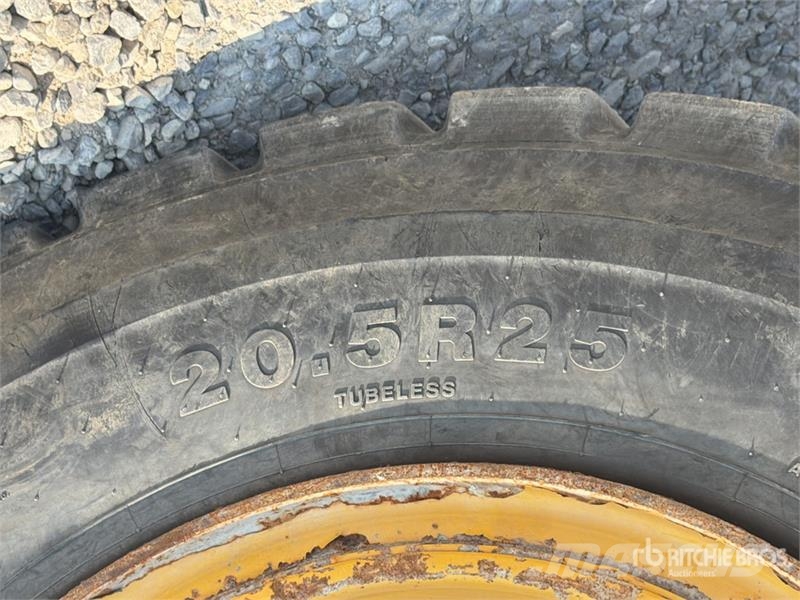 Komatsu WA320-5 Wheel Loader Kolesni nakladalci