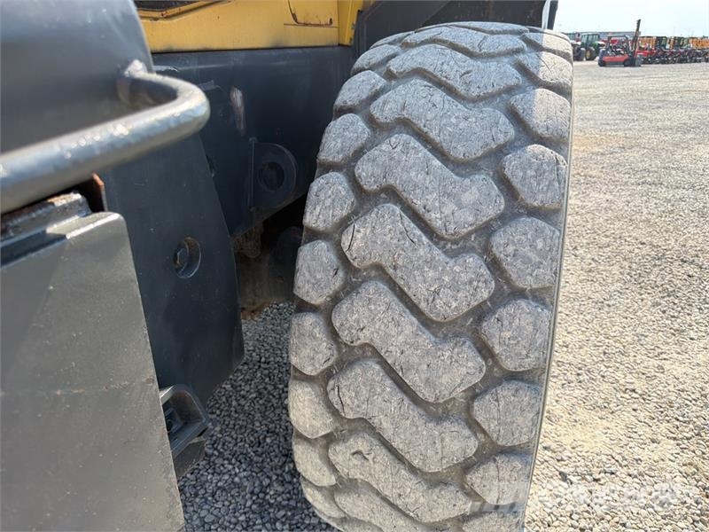 Komatsu WA320-5 Wheel Loader Kolesni nakladalci