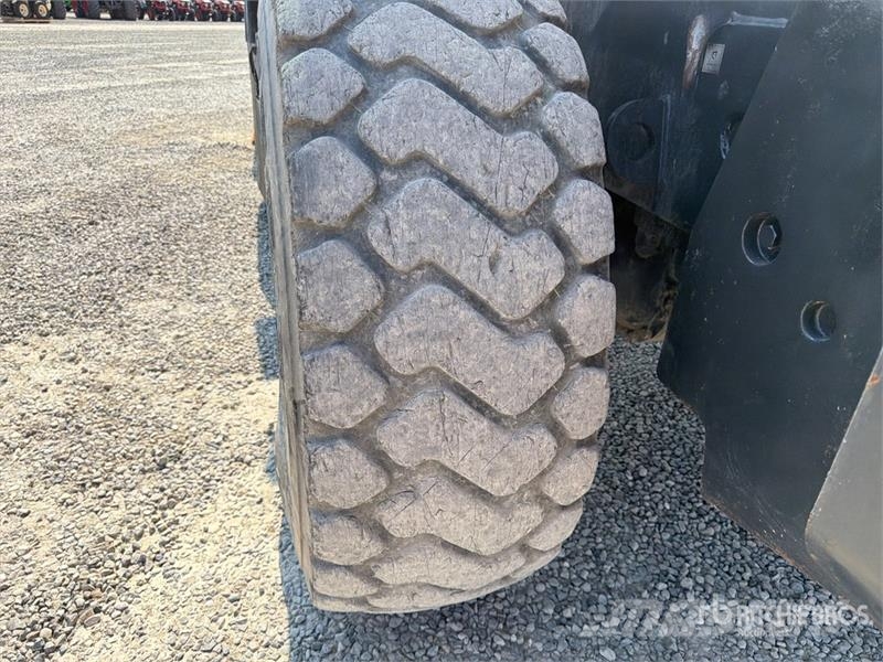 Komatsu WA320-5 Wheel Loader Kolesni nakladalci