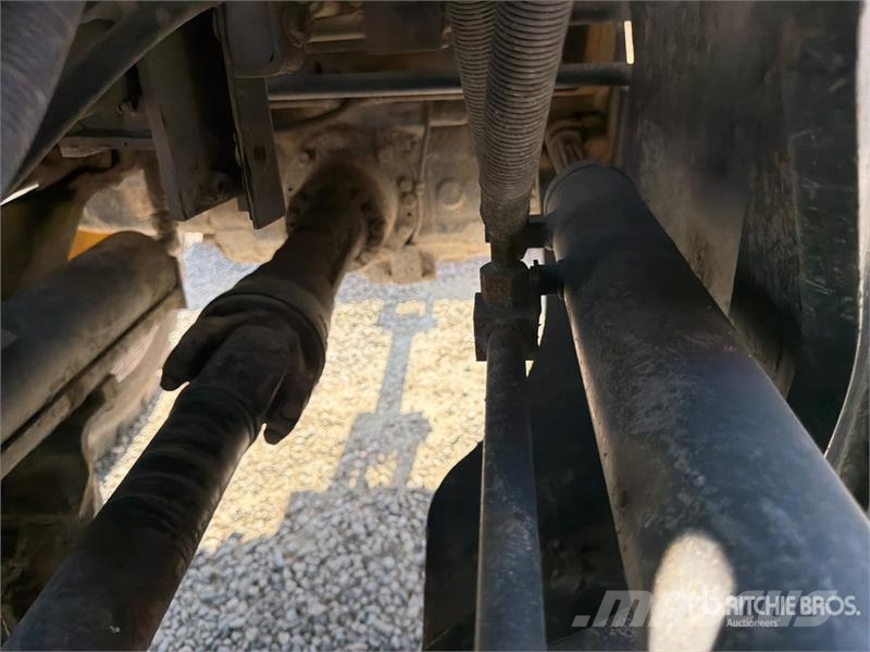 Komatsu WA320-5 Wheel Loader Kolesni nakladalci