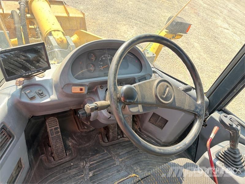 Komatsu WA320-5 Wheel Loader Kolesni nakladalci