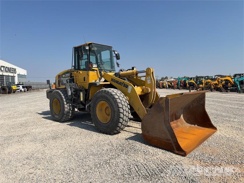 Komatsu WA320-5 Wheel Loader Kolesni nakladalci