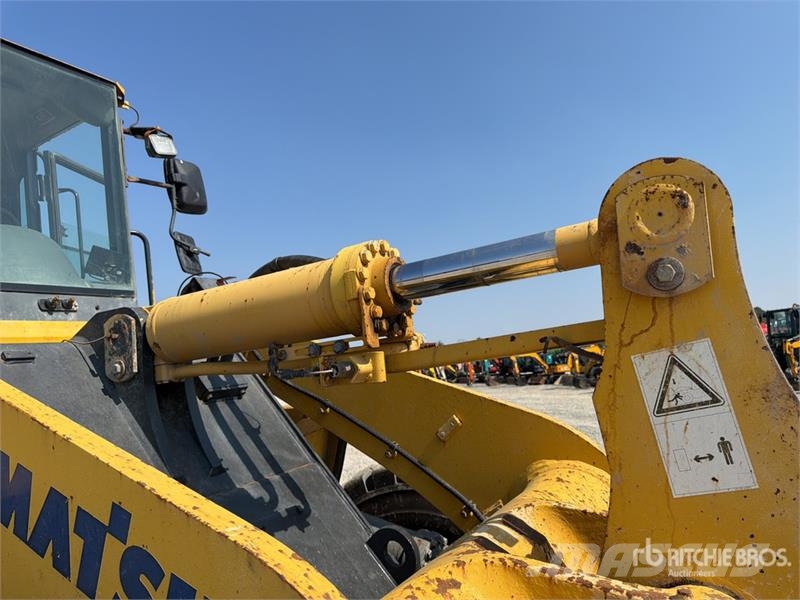 Komatsu WA320-5 Wheel Loader Kolesni nakladalci