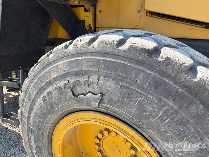 Komatsu WA320-5 Wheel Loader Kolesni nakladalci