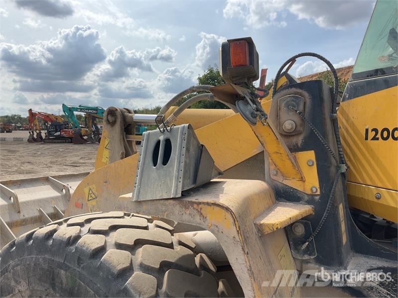 Komatsu WA320-5H Wheel Loader Hjullastare