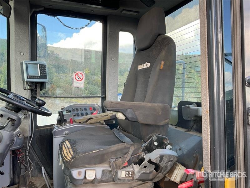 Komatsu WA380 Wheel Loader Wheel loaders