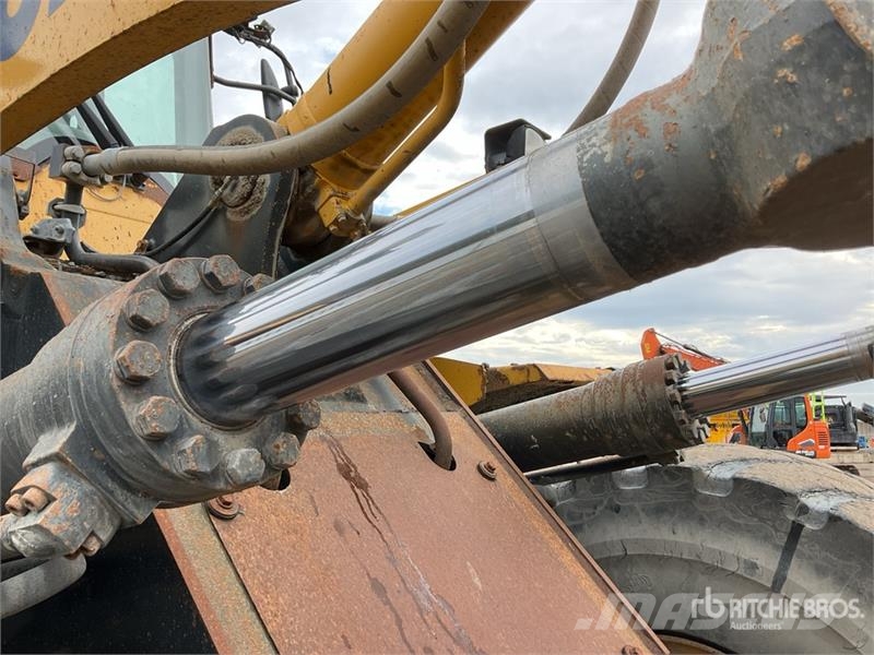 Komatsu WA470-7 Iekrāvēji uz riteņiem