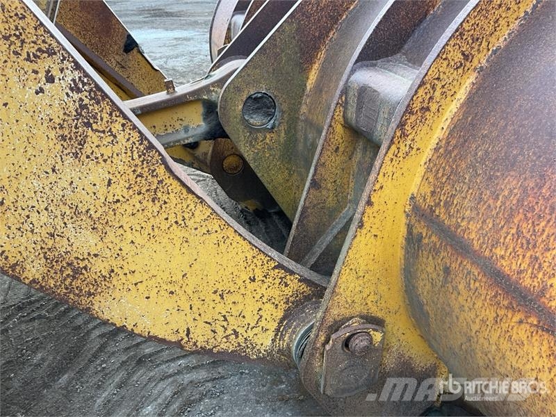 Komatsu WA470-7 Iekrāvēji uz riteņiem