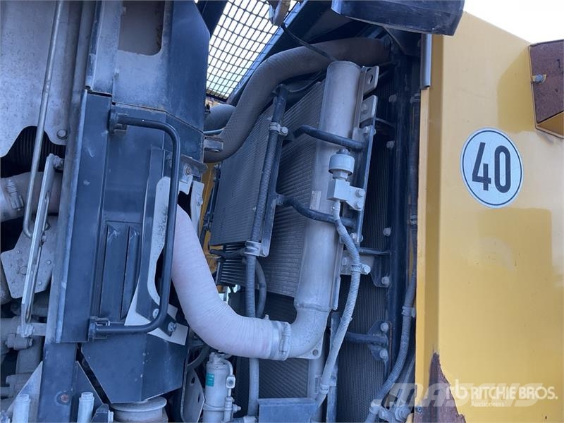 Komatsu WA470-7 Iekrāvēji uz riteņiem