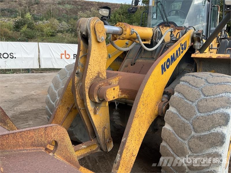 Komatsu WA470-7 Iekrāvēji uz riteņiem