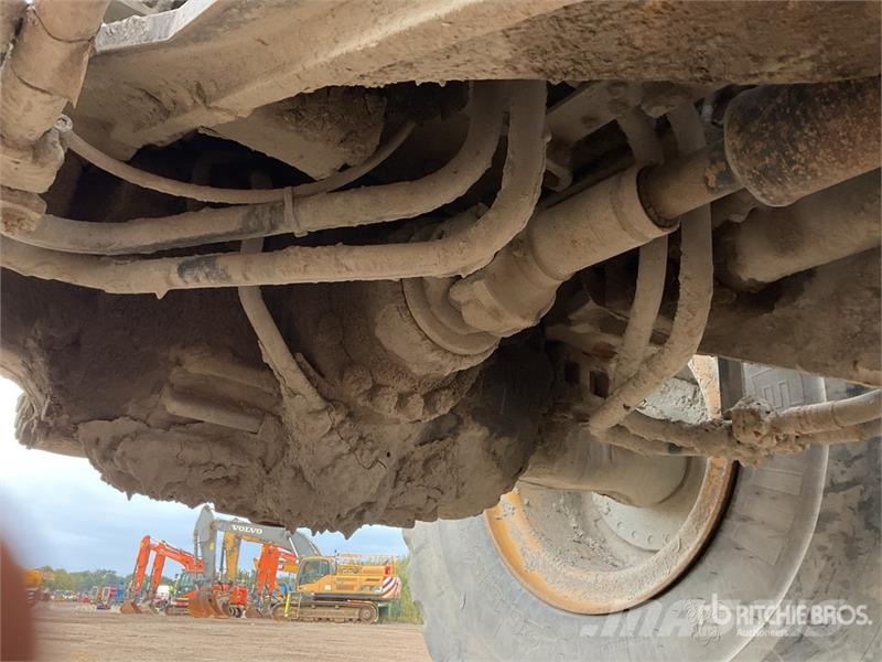 Komatsu WA470-7 Iekrāvēji uz riteņiem