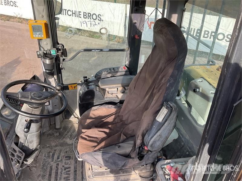 Komatsu WA470-7 Iekrāvēji uz riteņiem