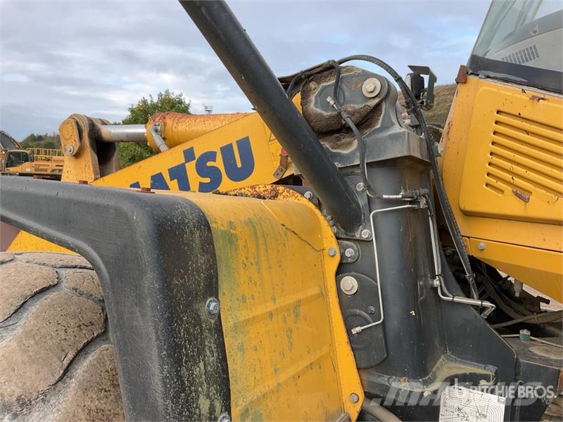 Komatsu WA470-7 Iekrāvēji uz riteņiem