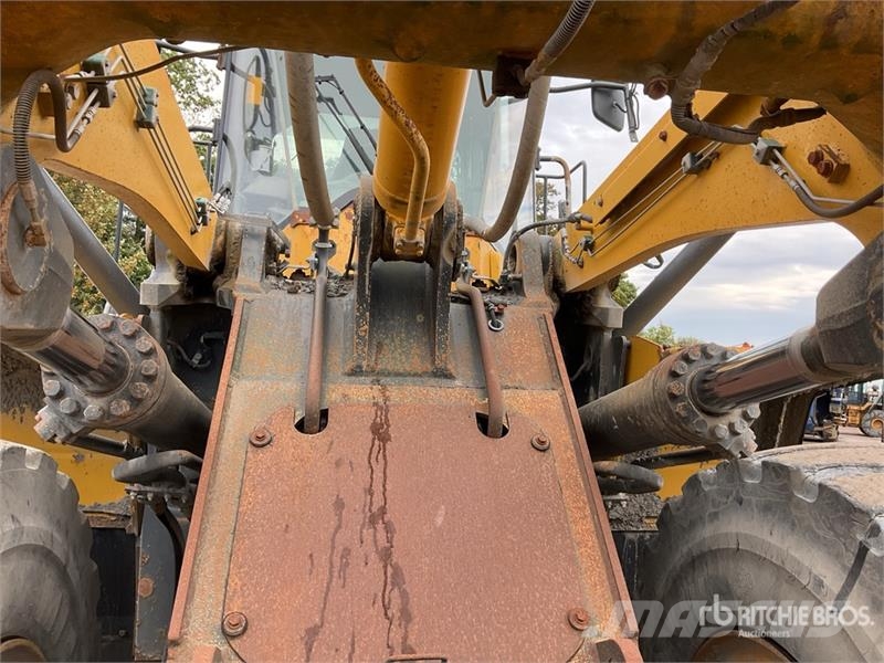 Komatsu WA470-7 Iekrāvēji uz riteņiem