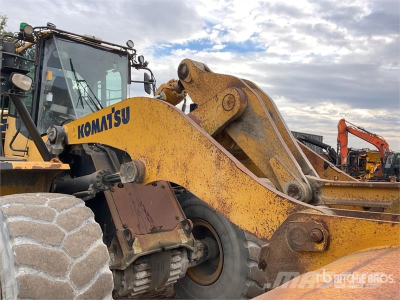 Komatsu WA470-7 Iekrāvēji uz riteņiem