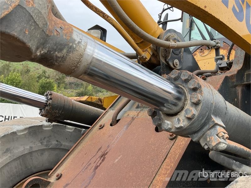 Komatsu WA470-7 Iekrāvēji uz riteņiem