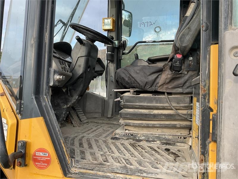 Komatsu WA470-7 Iekrāvēji uz riteņiem