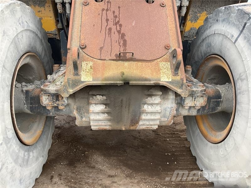 Komatsu WA470-7 Iekrāvēji uz riteņiem