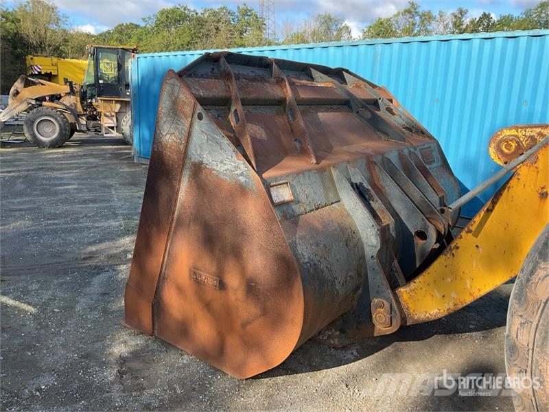 Komatsu WA470-8 Radlader