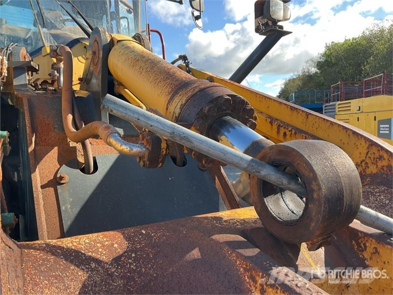 Komatsu WA470-8 Radlader