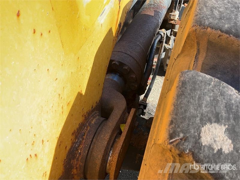 Komatsu WA470-8 Radlader