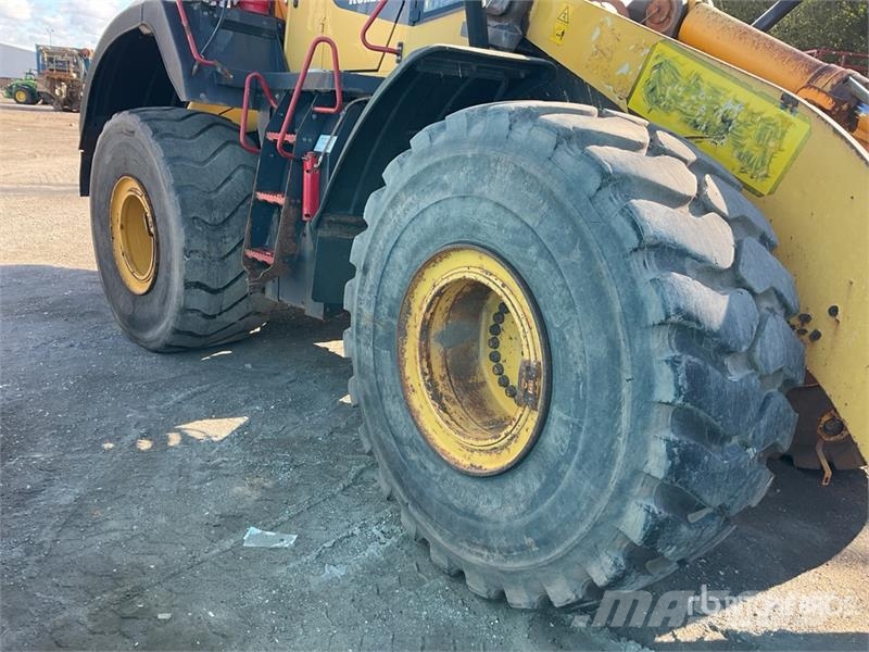 Komatsu WA470-8 Radlader