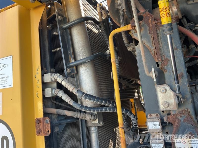 Komatsu WA470-8 Radlader